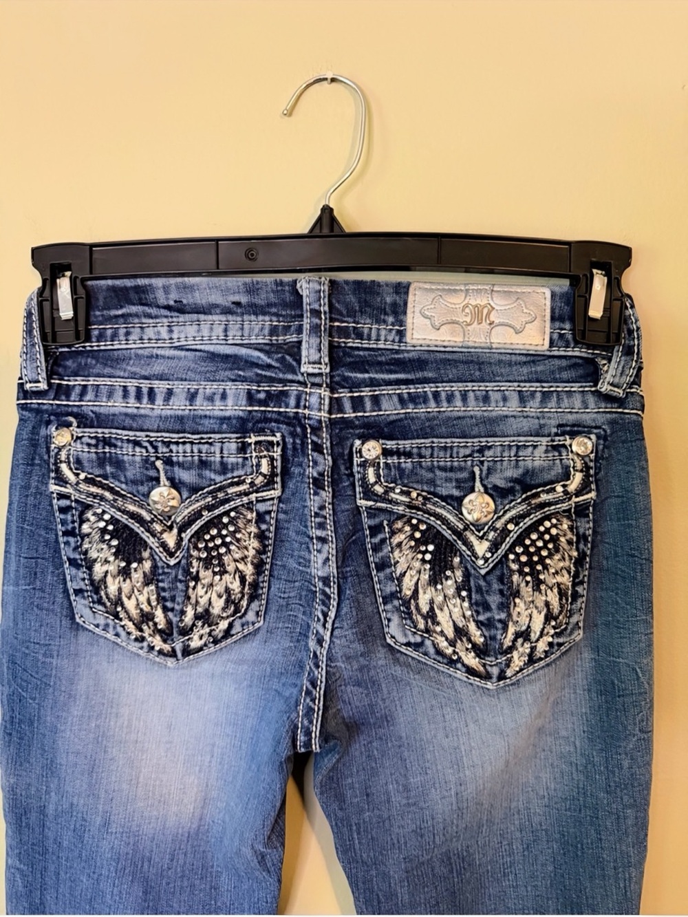 Gorgeous Miss Me Mid-Rise Easy Boot Jeans Embellished Wing Pockets 31-1/2”Inseam